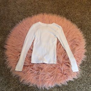 A Long sleeve white top